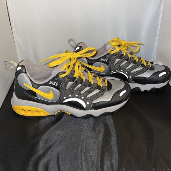 Nike | Yellow & Gray Low-top Nike Air - Picture 2 of 5